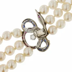 Collier de perles trois rangs