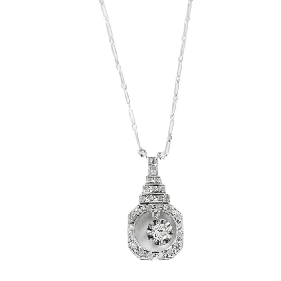 Collier de style art déco en or gris et diamants