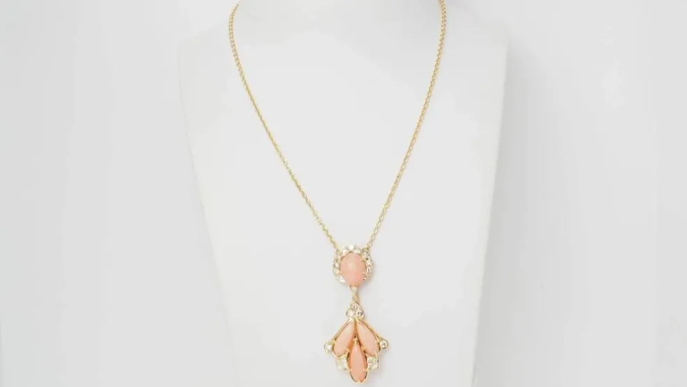 Collier Diamants Cabochons de corail
