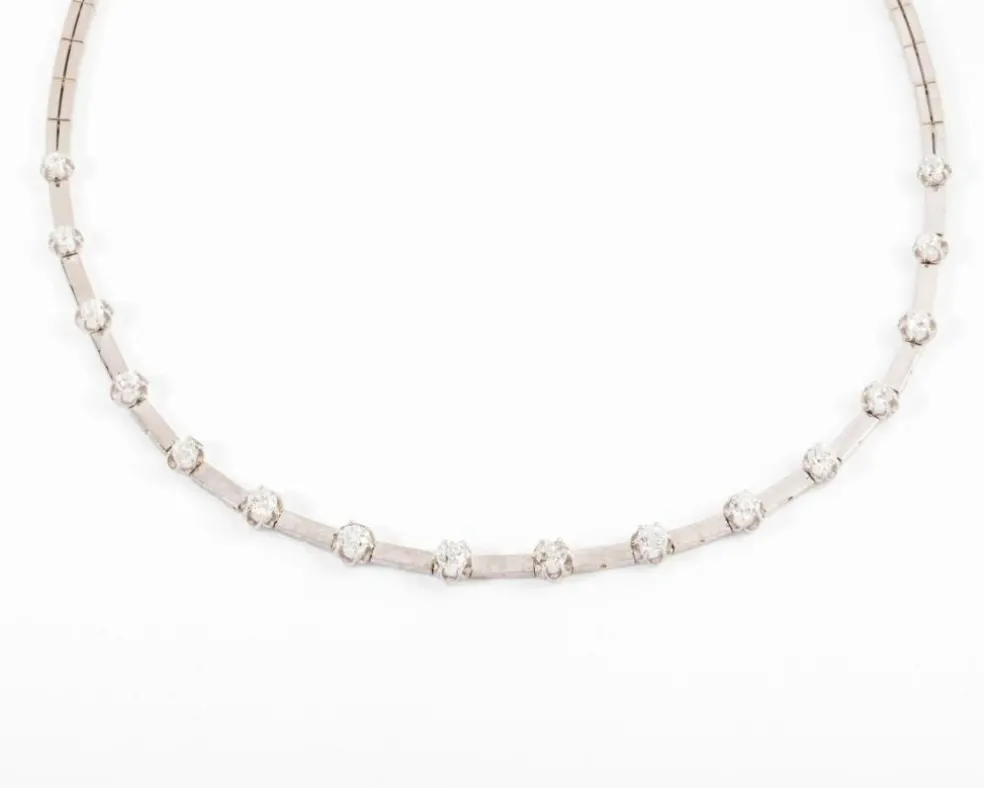 collier diamants et or gris années 1960