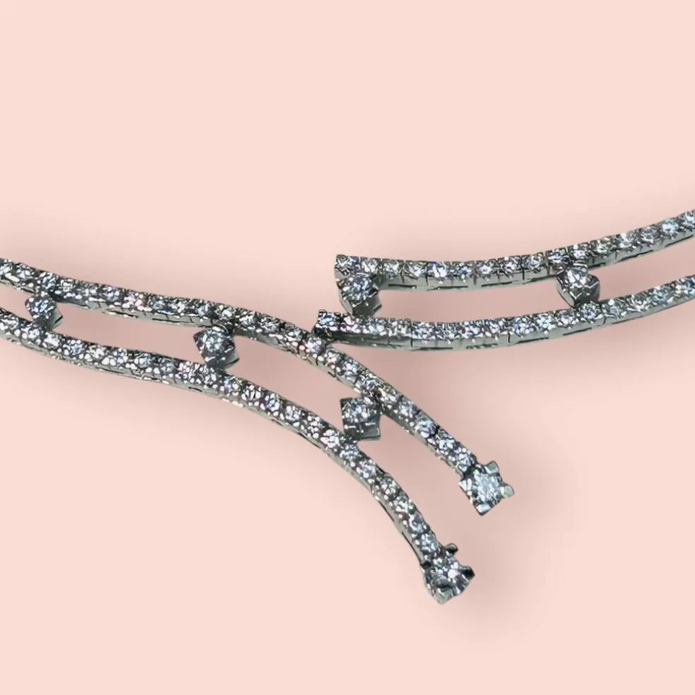 Collier double ligne en or blanc et diamants