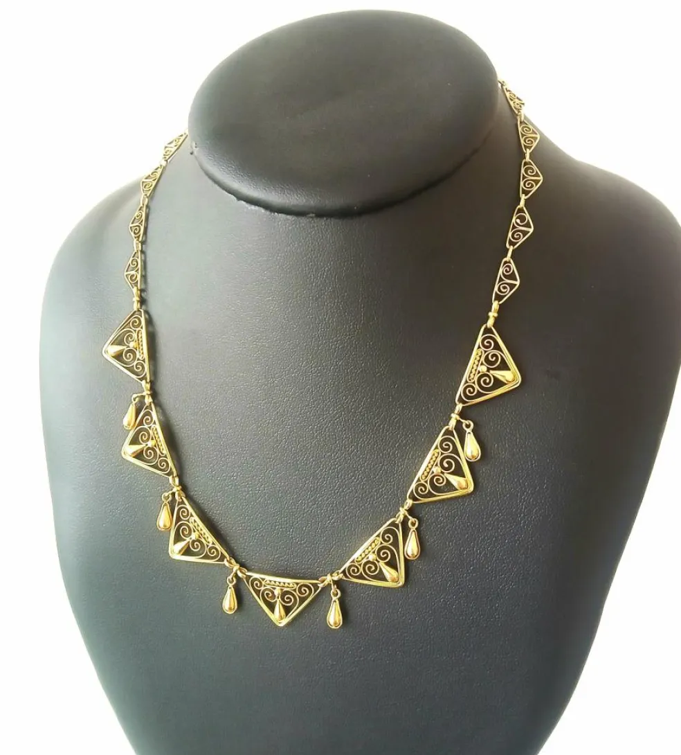 Collier draperie ancien en or jaune, fin XIXe siècle
