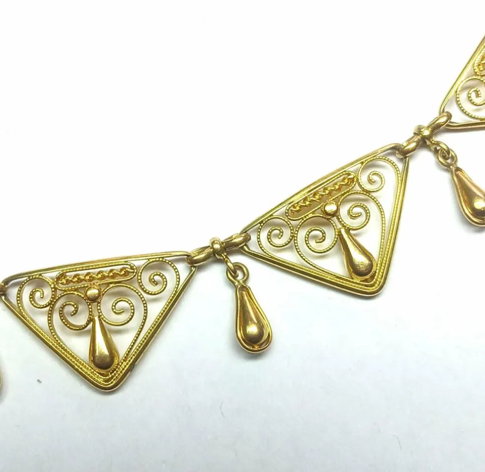 Collier draperie ancien en or jaune, fin XIXe siècle