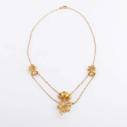 Collier draperie aux roses, XIXéme