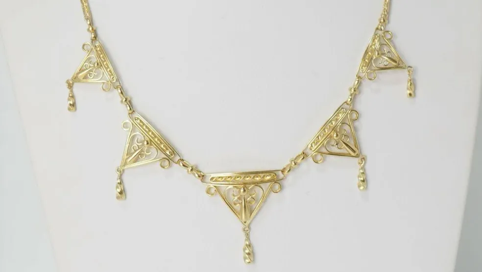 Collier draperie du XIXe siècle en or jaune