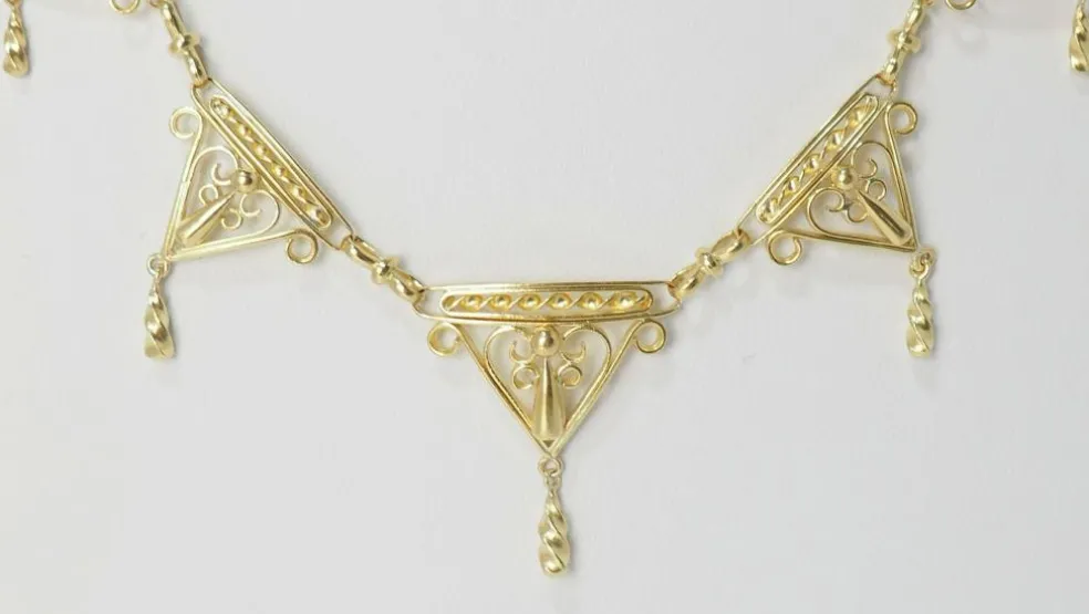 Collier draperie du XIXe siècle en or jaune