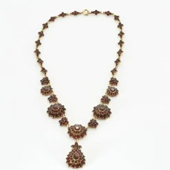 Collier draperie vermeil grenats début XXème