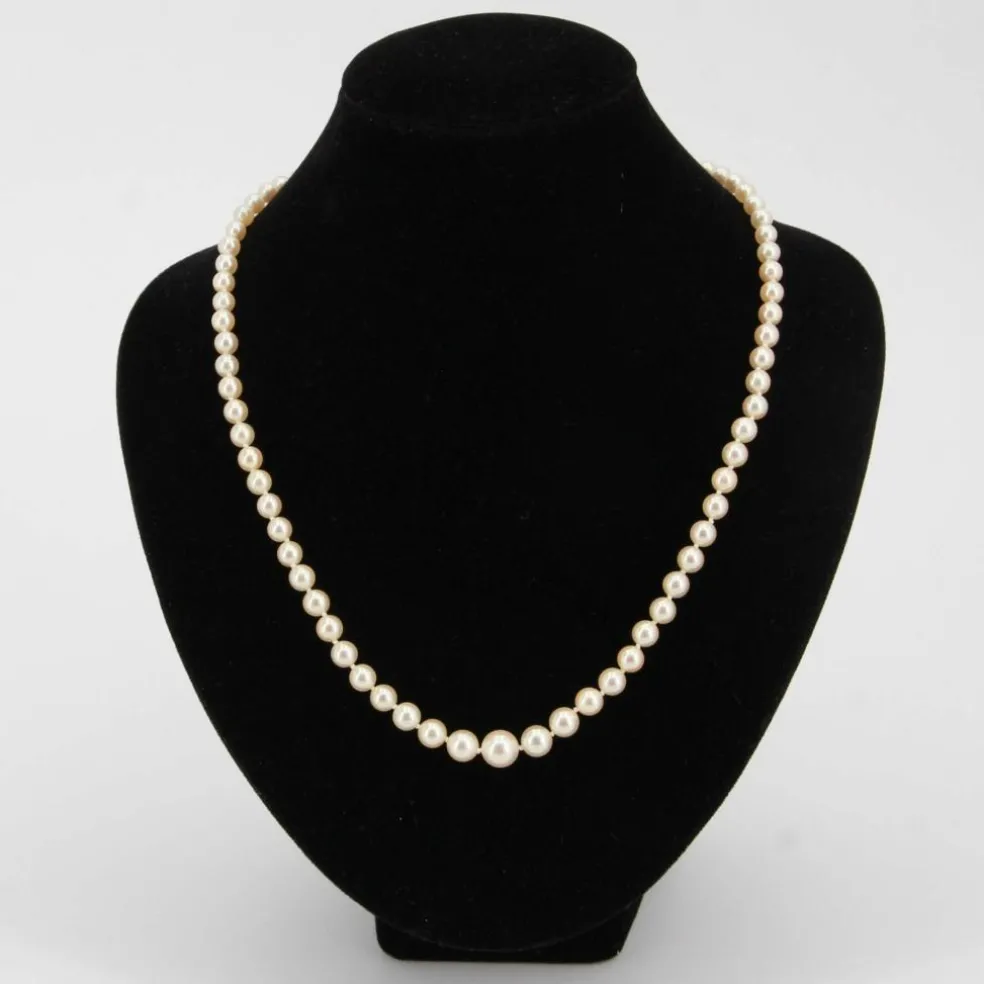 Collier en chute de perles de culture