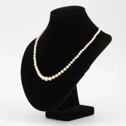 Collier en chute de perles à l'orient blanc nacré