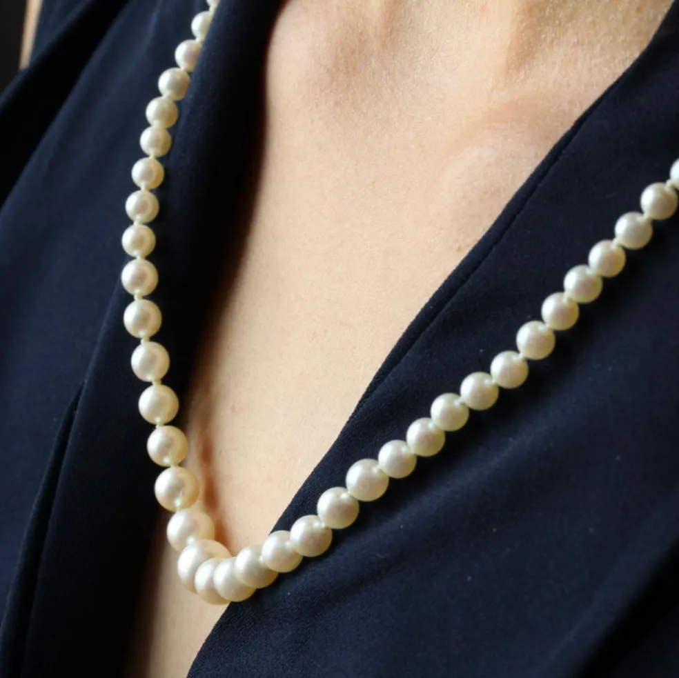 Collier en chute de perles à l'orient blanc nacré