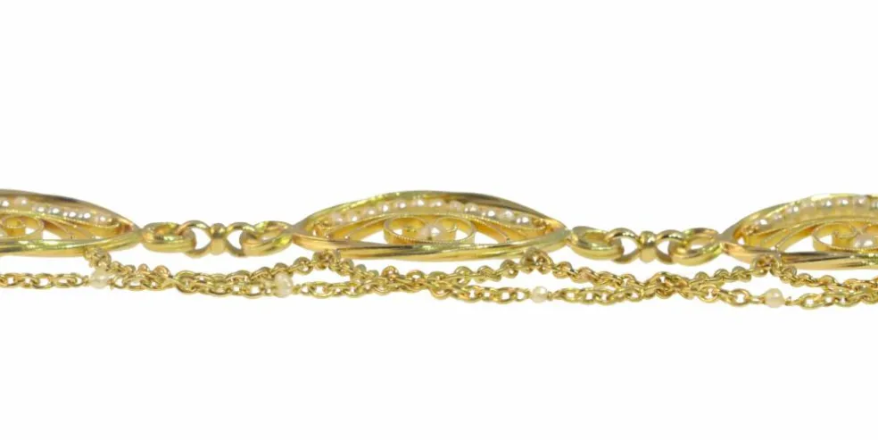 Collier en filigrane d'or, perles de graines naturelles