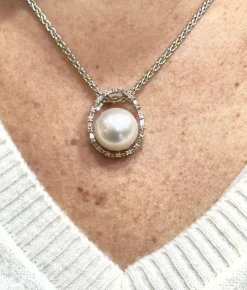 Collier en or 18 carats diamants et perle de culture