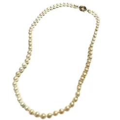 Collier en or 18 carats d'époque contemporaine avec pendentif perle