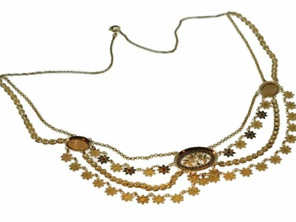 Collier en or avec émail