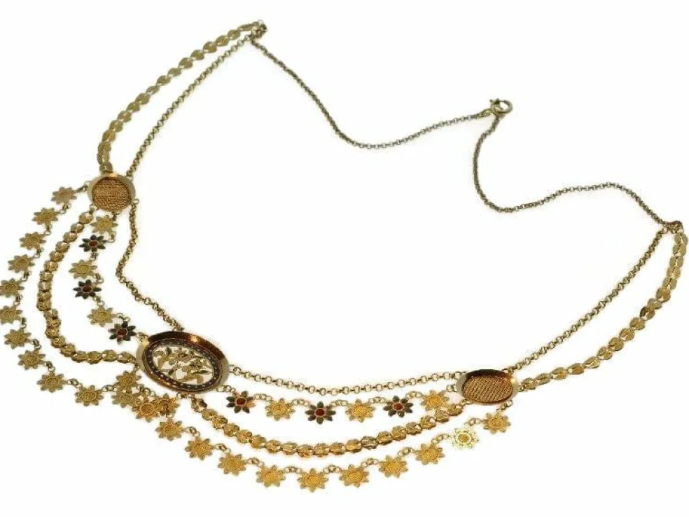 Collier en or avec émail