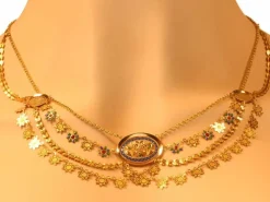 Collier en or avec émail