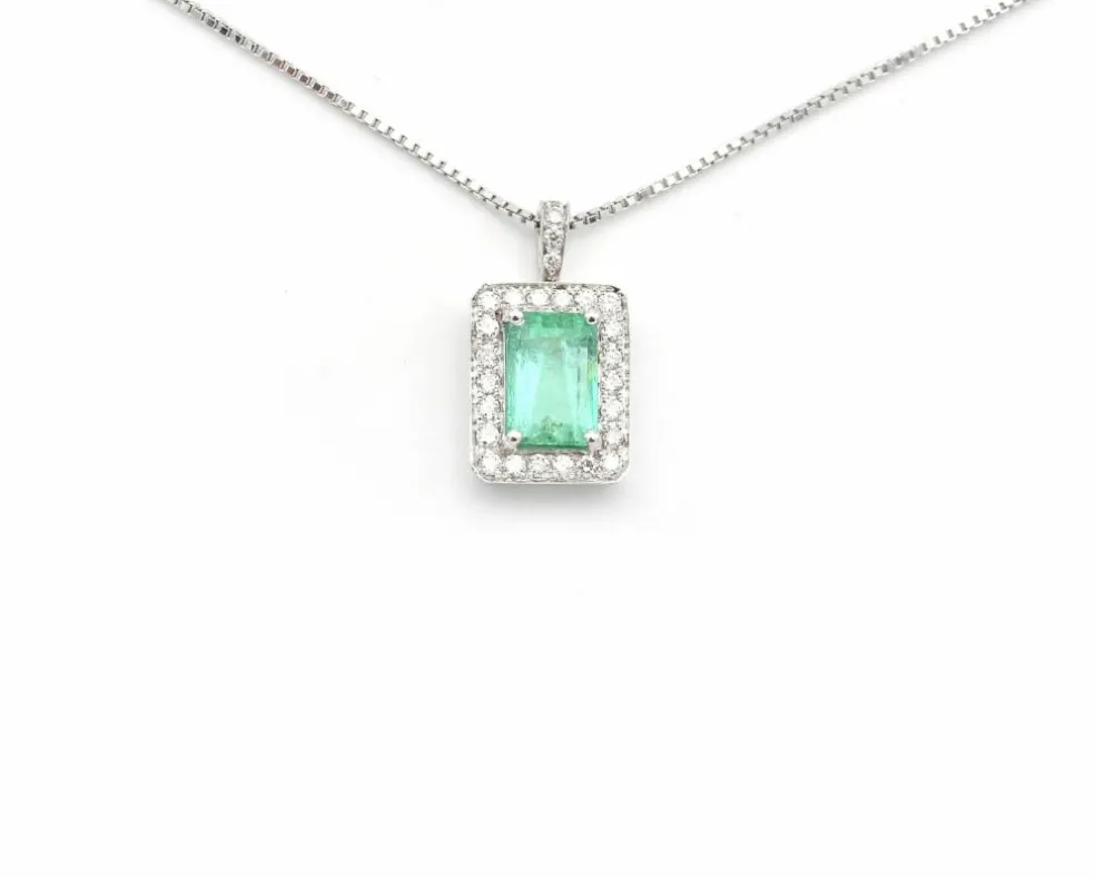 Collier en or blanc avec émeraude et diamants