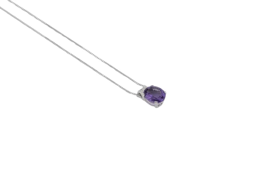 Collier en or blanc avec améthyste et diamant