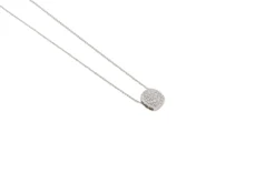 Collier en or blanc avec pendentif pavé de diamants