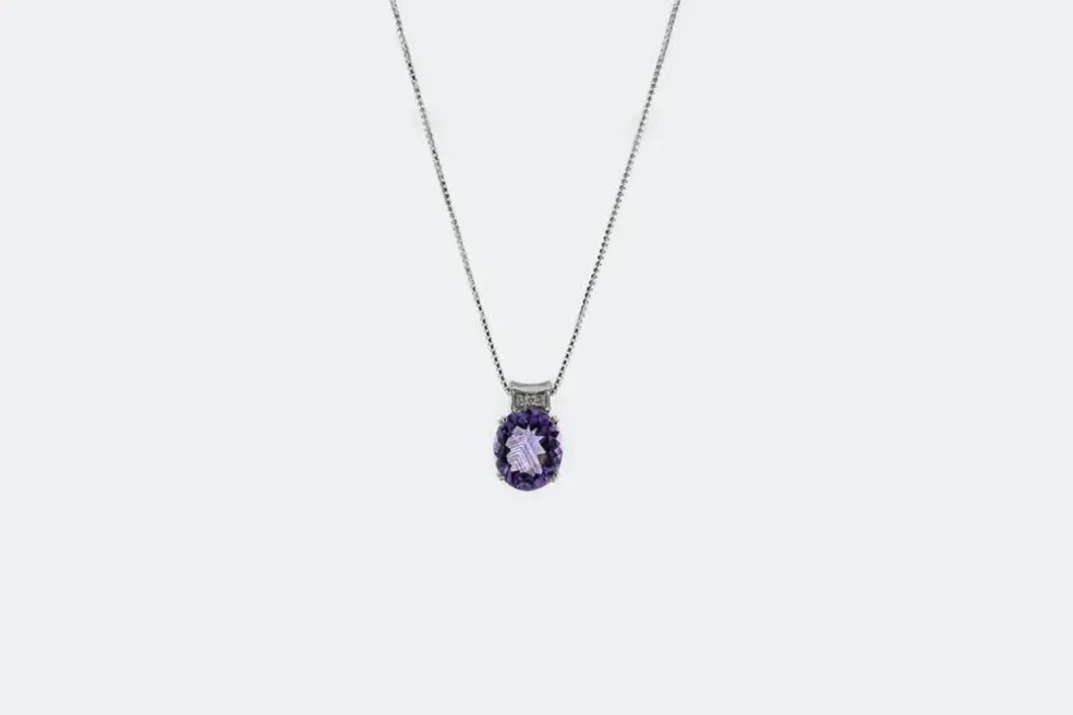 Collier en or blanc avec améthyste et diamant