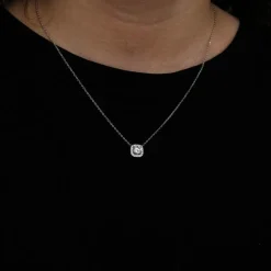 Collier en or blanc diamants naturels
