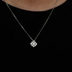 Collier en or blanc diamants