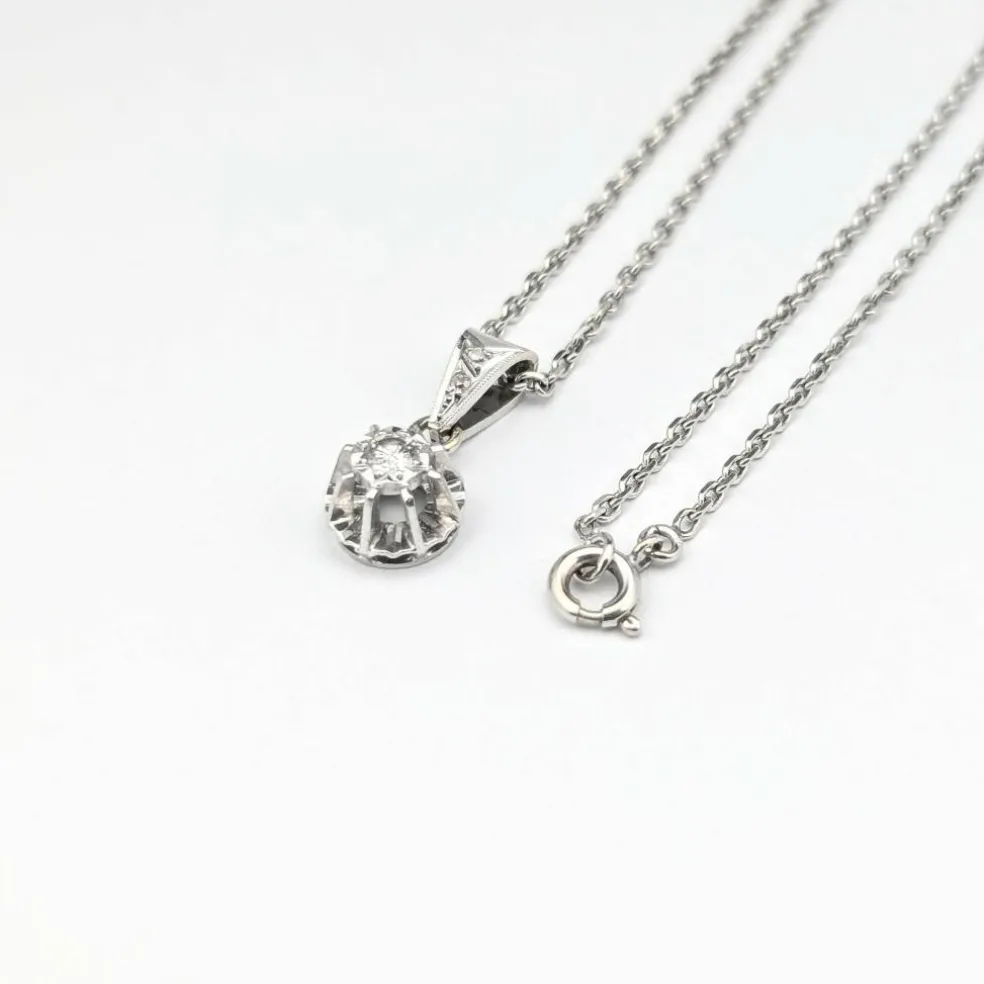 Collier en or blanc et diamants