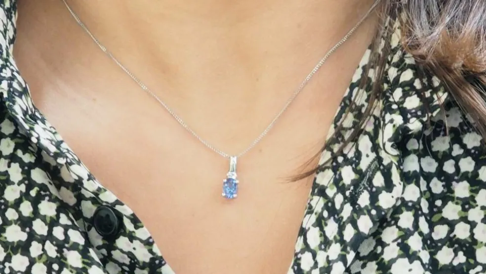Collier en or blanc, tanzanite et diamants