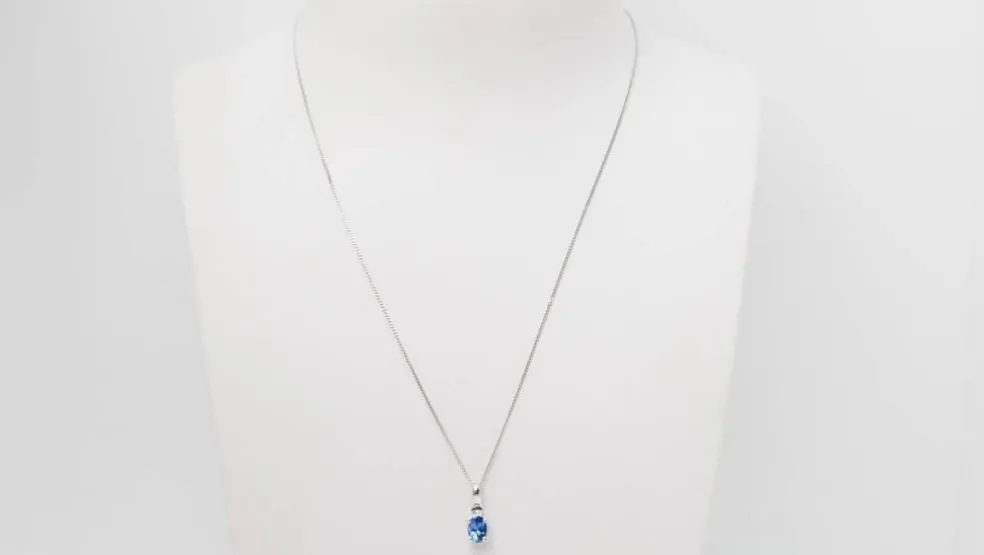 Collier en or blanc, tanzanite et diamants