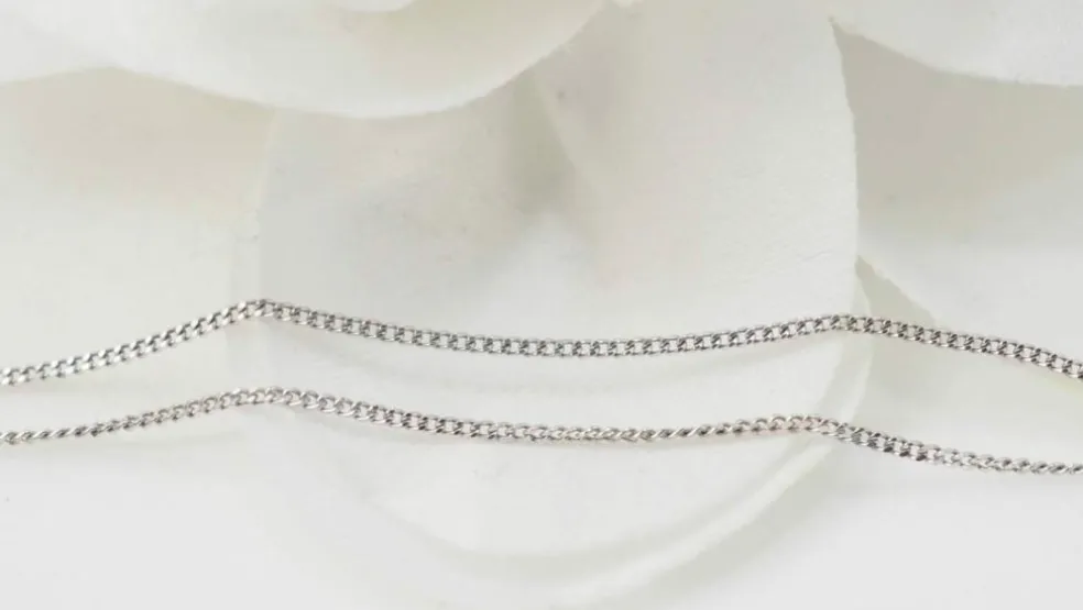 Collier en or blanc, tanzanite et diamants