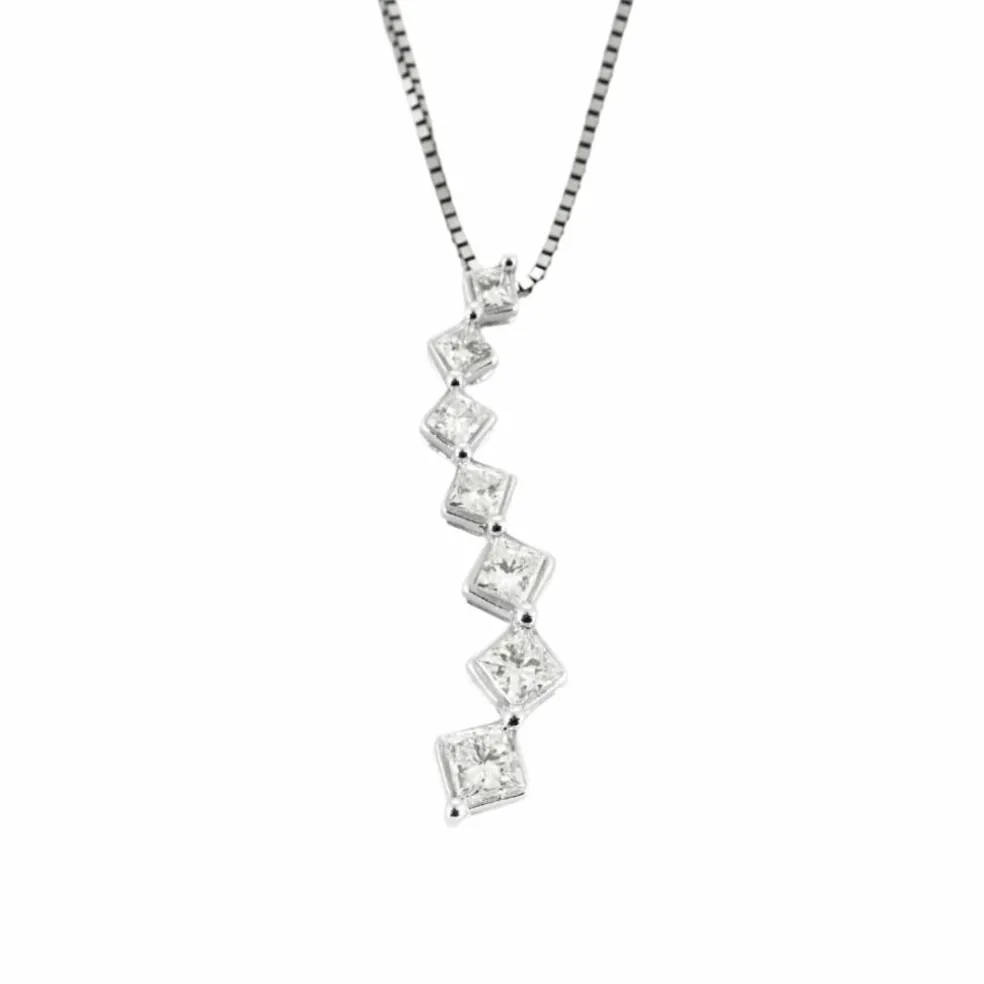 Collier en or gris et pendentifs en diamants