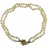 Collier en or jaune, blanc et diamants avec deux rangs de perles Akoya