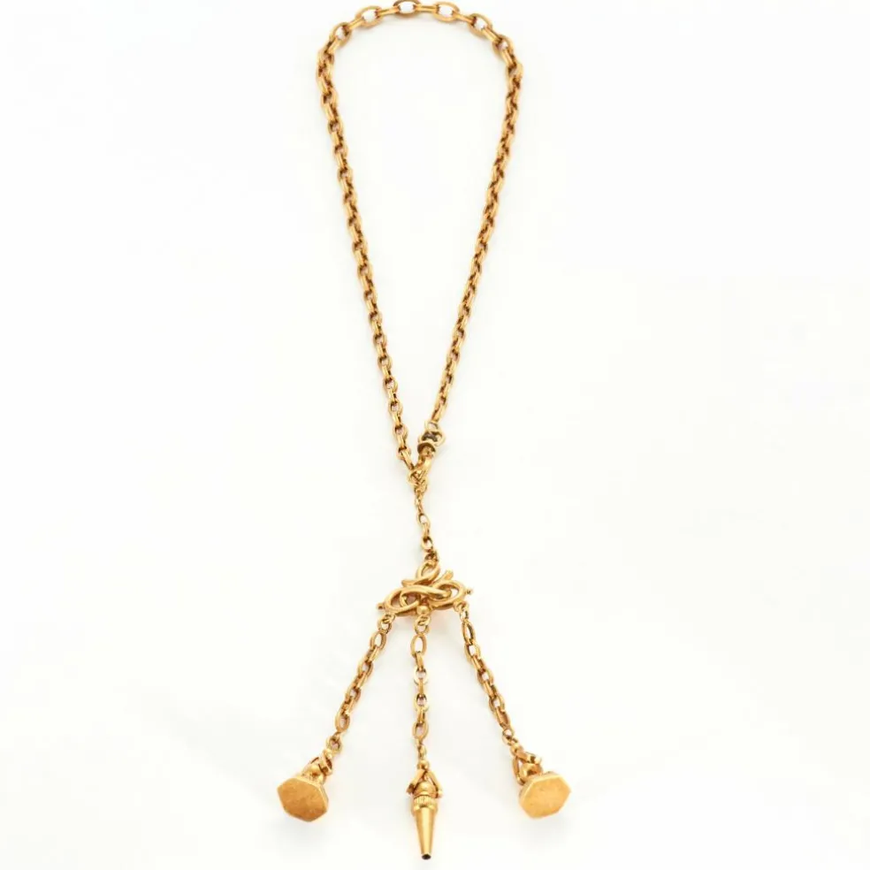 Collier en or jaune centré d'une châtelaine