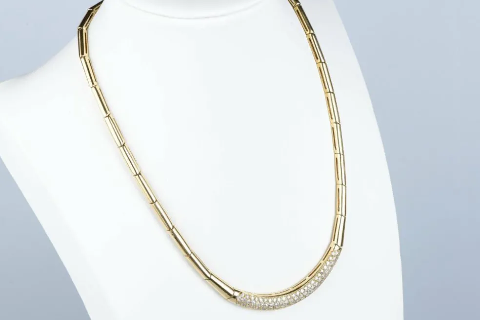Collier en or jaune diamants