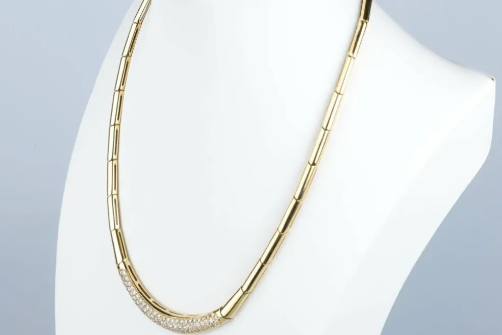 Collier en or jaune diamants