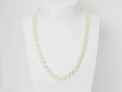 Collier en or jaune et perles d'Akoya