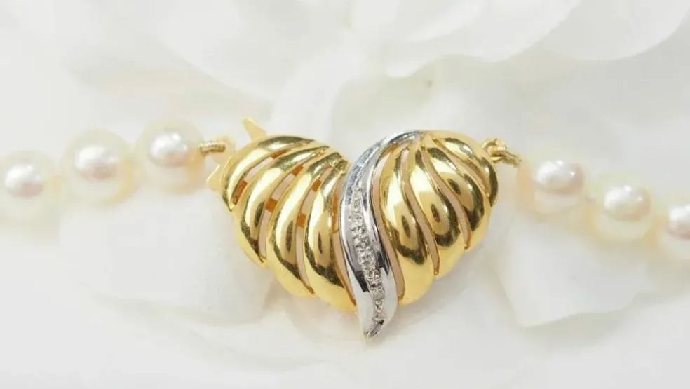 Collier en or jaune et perles de culture