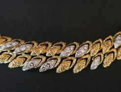 Collier en or jaune et platine serti de 48 diamants
