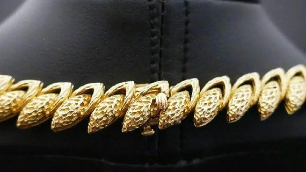 Collier en or jaune et platine serti de 48 diamants