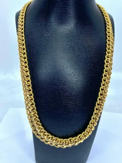 Collier en or jaune, mailles entrelacs.