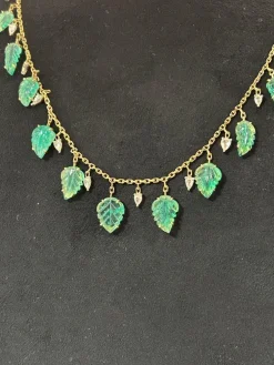 Collier en or jaune, émeraude et diamant