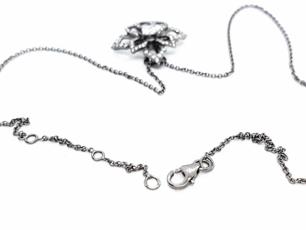 Collier Fleur Or noir Diamant