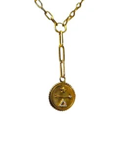 Collier FoundRae en or jaune avec médaillon et diamants