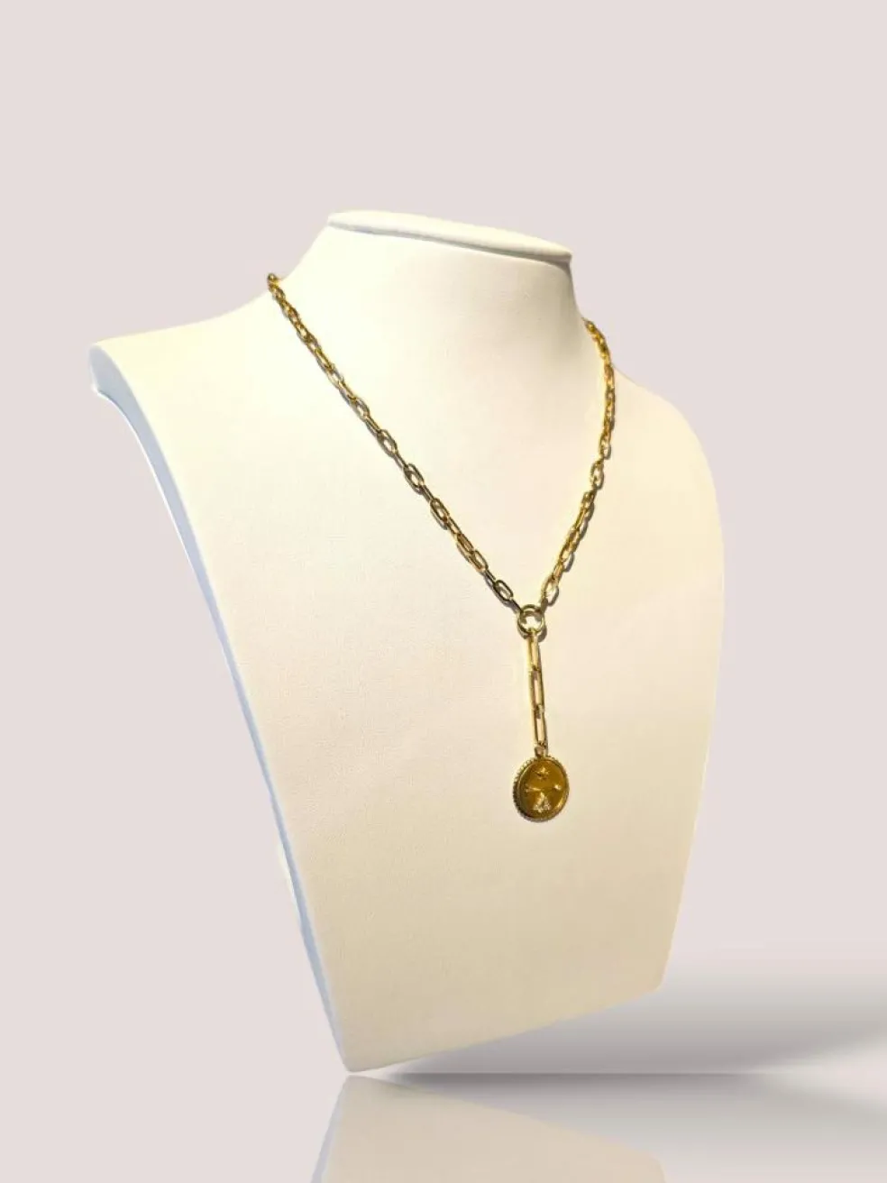 Collier FoundRae en or jaune avec médaillon et diamants