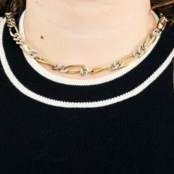 Collier maille figaro en or jaune et gris, et diamants