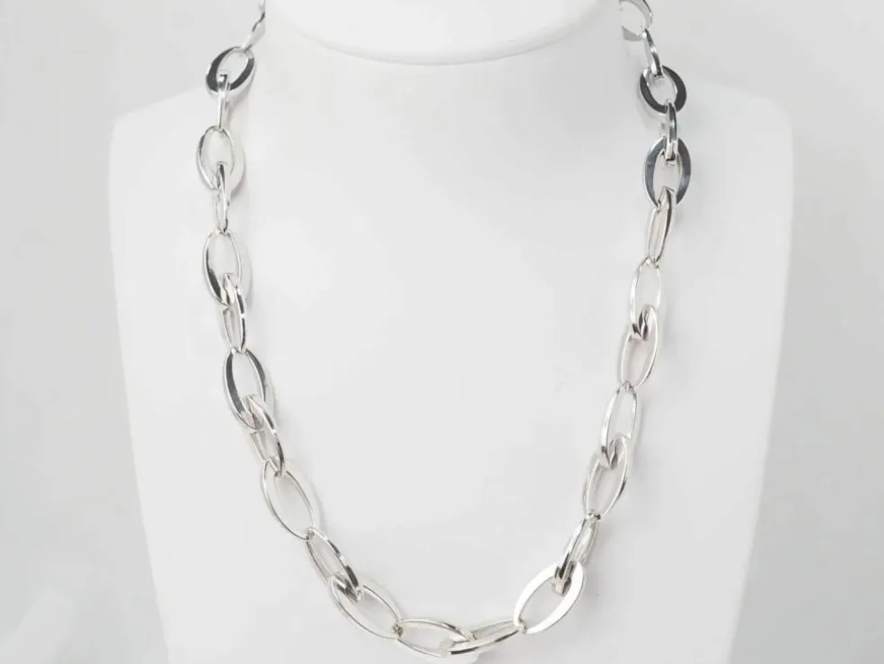Collier maille ovale en or blanc