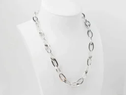 Collier maille ovale en or blanc