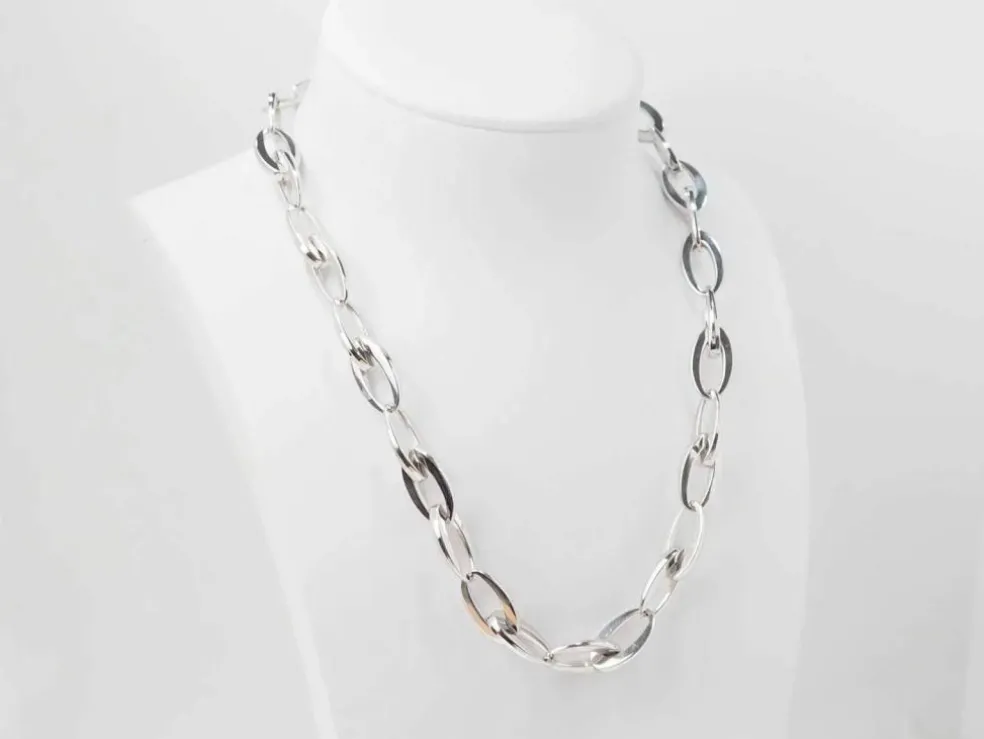 Collier maille ovale en or blanc