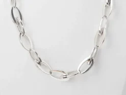 Collier maille ovale en or blanc