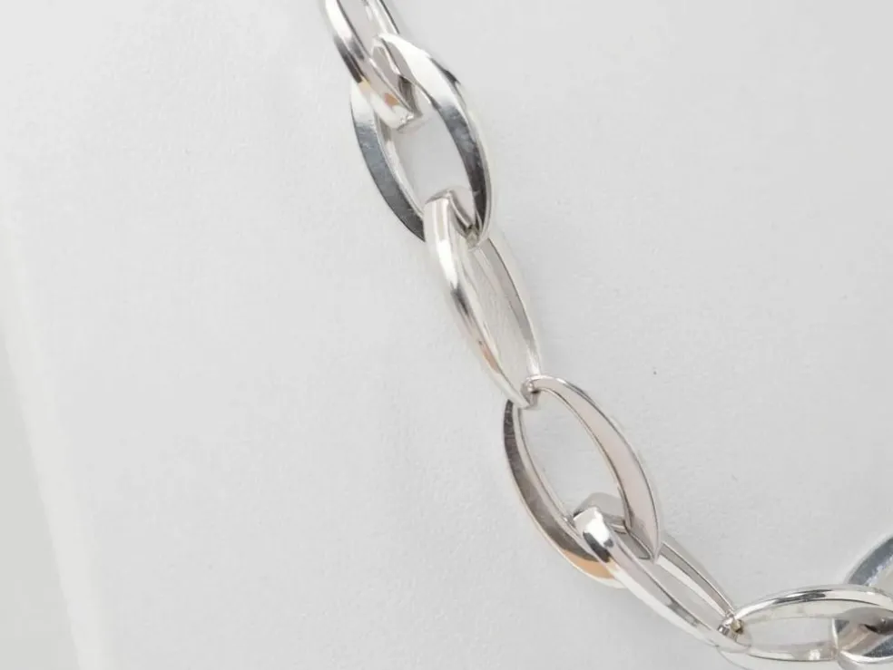 Collier maille ovale en or blanc
